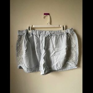 LIGHT BLUE LACE SHORTS